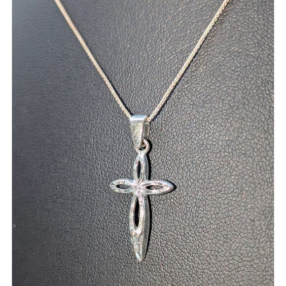 925 Sterling Silver Diamond Cut Open Cross Pendant Box Chain 17" Necklace - Picture 3 of 7